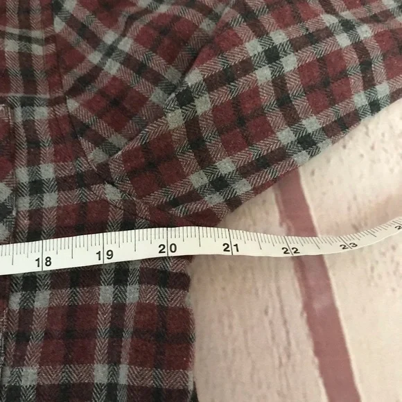 Boohoo Regular Flannel Shirt - Medium - NWT - SOLD OUT ONLINE - Picture 7 of 10